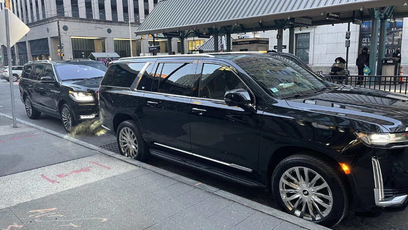 CADILLAC ESCALADE - 1SUV-1