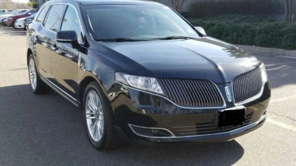 LINCOLN MKT - SEDAN-1