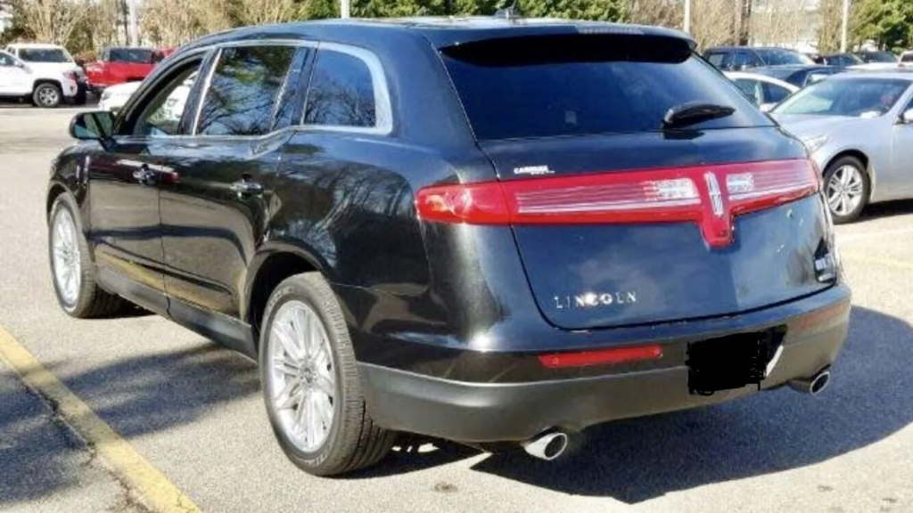 LINCOLN MKT - SEDAN-5