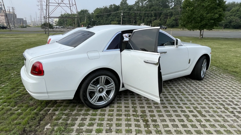 ROLLSE-ROYCE GHOST - SEDAN-3