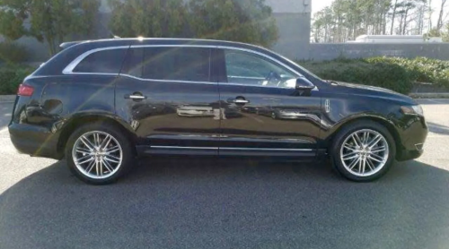 LINCOLN-MKT-SEDAN-3-1-r9c8cpypmzex8dhsjg2wcawh5x0m4dkar0sbkrs168