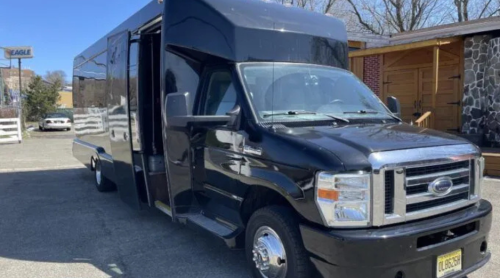 party-bus-24p-2-2-2-r9ca0ayeuwz96iy2m79je9mcr7c81o3rlxicq7fmr4